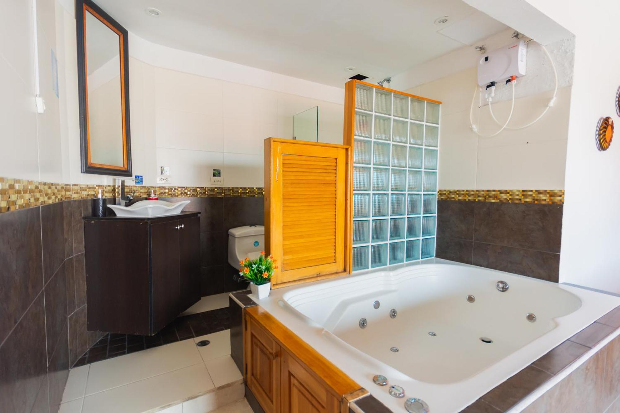Hotel Real Гуатапе Экстерьер фото