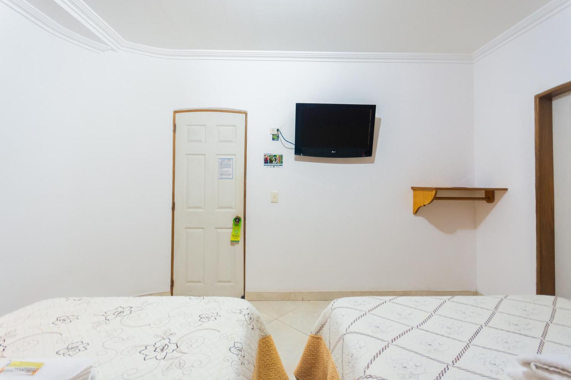 Hotel Real Гуатапе Экстерьер фото